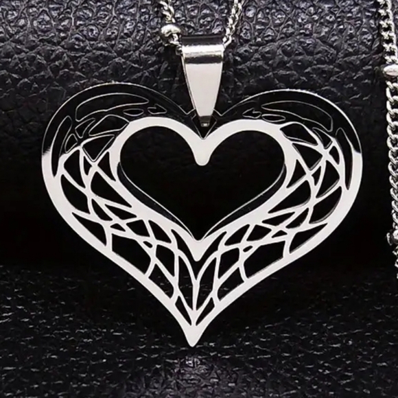 JYTF Jeweler's Ltd Jewelry - 18k Silver-Plated Heart Necklace